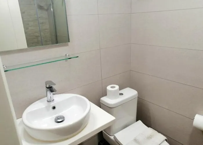 Dolphin Sea View Hotel *